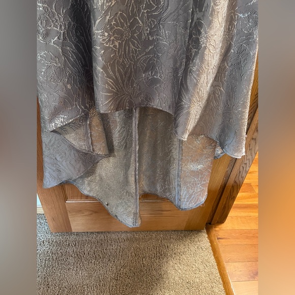 Halston Hi-Low Silver Dress / Mother or Bride/Groom Size 6 - Picture 5 of 12